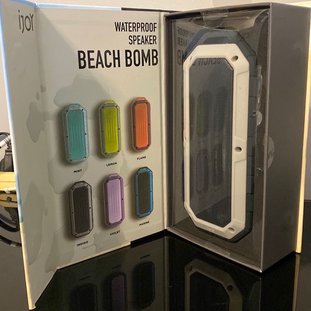 IJOY IP66 Waterproof Bluetooth Speaker Beach Bomb